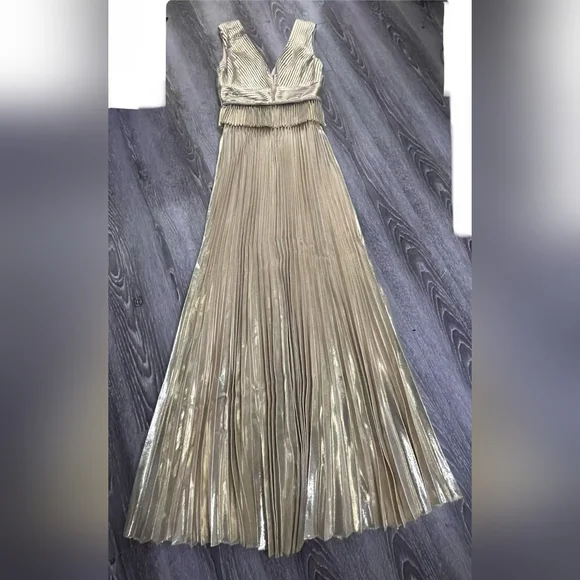 Self-Portrait Gold Metallic V-Neck Maxi Dress - Picture 8 of 10